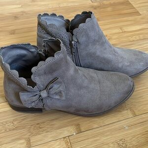 Girls Suede Ankle Bootie
